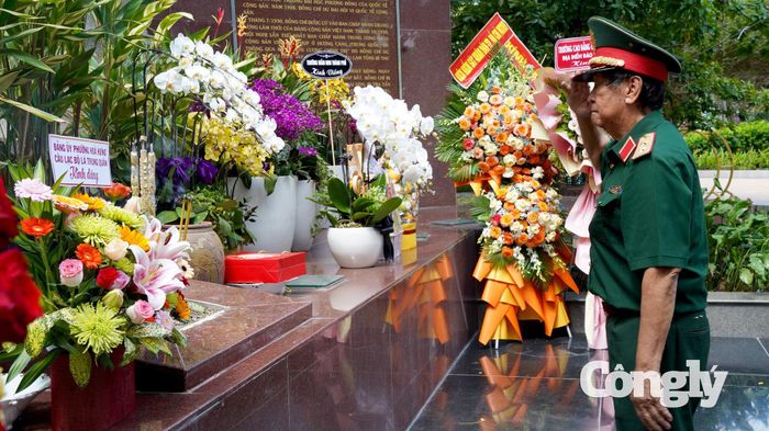 Trung tướng Lưu Phước Lượng, nguyên Phó Trưởng Ban chỉ đạo Tây Nam Bộ, nguyên Phó Tư lệnh chính trị Quân khu 9 tướng nhớ các Anh hùng liệt sĩ.