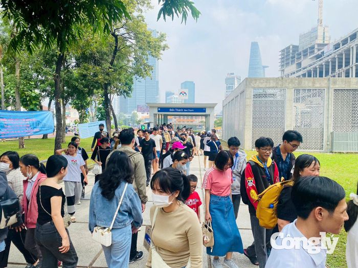 Metro TP.HCM tăng chuyến phục vụ người dân dịp lễ.