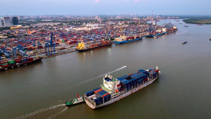 Dòng hàng hóa ngày càng được vận hành trên nền tảng số, đặt ra yêu cầu dữ liệu và chứng từ phải được kết nối xuyên suốt chuỗi logistics. Ảnh: Hoàng Anh