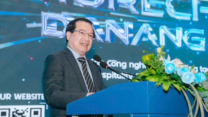 Phó cục trưởng Cục Du lịch Quốc gia Việt Nam Hà Văn Siêu chia sẻ tại Horecfex Vietnam 2026 về vai trò của công nghệ, đổi mới sáng tạo và sự kết nối hệ sinh thái trong giai đoạn phát triển mới của du lịch Việt Nam. Ảnh: Furama Đà Nẵng