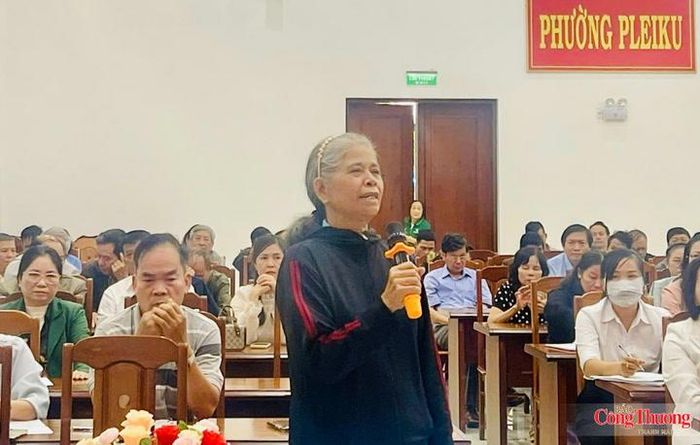 Bà Rơ Châm H’Yéo là người có uy tín, dày công vun đắp sự đoàn kết trong cộng đồng.