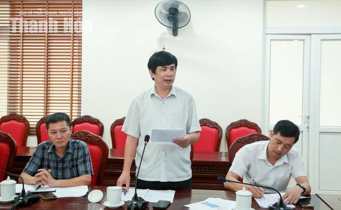 Đại diện Báo và Phát thanh, truyền hình Thanh Hóa phát biểu ý kiến tại cuộc họp.