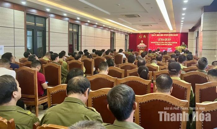 Quang cảnh lễ ra quân tại phường Sầm Sơn.