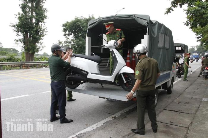 ... các lực lượng chức năng phường Nguyệt Viên đã xử lý nghiêm minh các trường hợp vi phạm