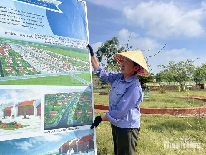 Các nội dung giới thiệu về kiến trúc, cảnh quan và các di tích phụ cận giúp du khách thuận tiện tìm hiểu tổng thể các giá trị của Di sản văn hóa thế giới Thành nhà Hồ.