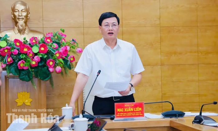 Phó Chủ tịch Thường trực UBND tỉnh Mai Xuân Liêm phát biểu tại hội nghị.