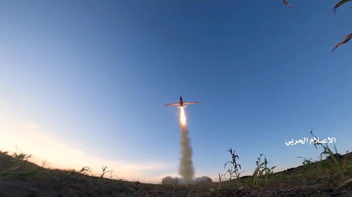 Một máy bay không người lái (UAV) quân sự được phóng từ một địa điểm không xác định ở Yemen. Ảnh: Reuters.
