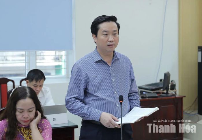 Giám đốc Sở GD&ĐT Đỗ Đức Quế báo cáo tình hình hoạt động của ngành.