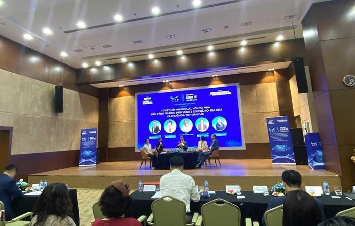 Các diễn giả tham gia phiên thảo luận chuyên đề. Ảnh: Vũ Khuê.