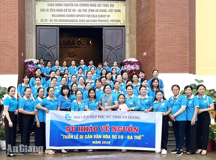 Hội Liên hiệp Phụ nữ tỉnh An Giang du khảo về nguồn tại Khu di tích quốc gia đặc biệt Óc Eo - Ba Thê trong Tuần lễ Di sản văn hóa Óc Eo - Ba Thê.