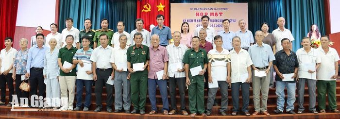 Xã Chợ Mới họp mặt tri ân thương binh, bệnh binh, thân nhân liệt sĩ và người có công với cách mạng.
