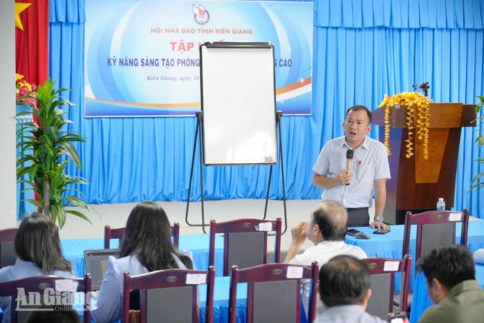 Hội Nhà báo tỉnh tổ chức lớp tập huấn kỹ năng sáng tạo tác phẩm báo chí, nâng cao nghiệp vụ cho hội viên.