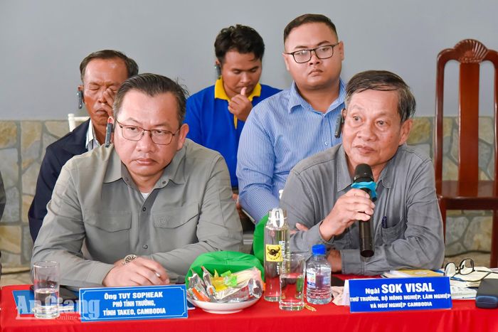 Ngài Sok Visal, Thứ trưởng Bộ Nông nghiệp, Lâm Nghiệp và Ngư nghiệp Vương quốc Campuchia, phát biểu tại buổi làm việc.