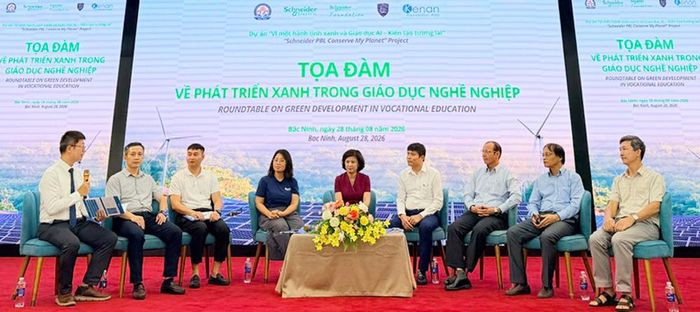 Các đại biểu tham gia tọa đàm về phát triển xanh trong giáo dục nghề nghiệp.
