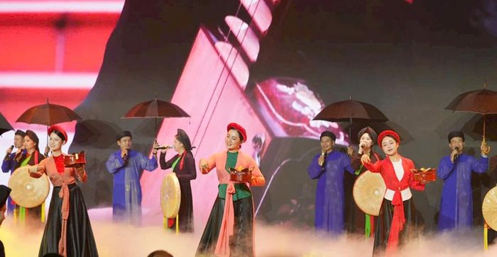  Trình diễn di sản dân ca quan họ tại Hội chợ Du lịch quốc tế Thành phố Hồ Chí Minh. 