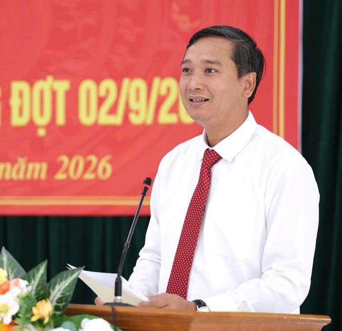  Đồng chí Nguyễn Việt Oanh phát biểu tại buổi lễ. 