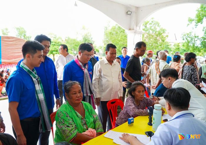 Tuổi trẻ Đà Nẵng tổ chức khám bệnh miễn phí cho người dân khó khăn tại tỉnh Salavan (nước Cộng hòa Dân chủ Nhân dân Lào) trong khuôn khổ chiến dịch thanh niên tình nguyện vào tháng 8/2026. Ảnh: Đơn vị cung cấp