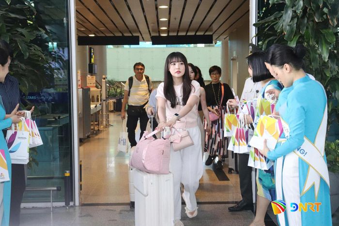 Du khách đến Đà Nẵng bằng đường hàng không. Ảnh: NGỌC HÀ