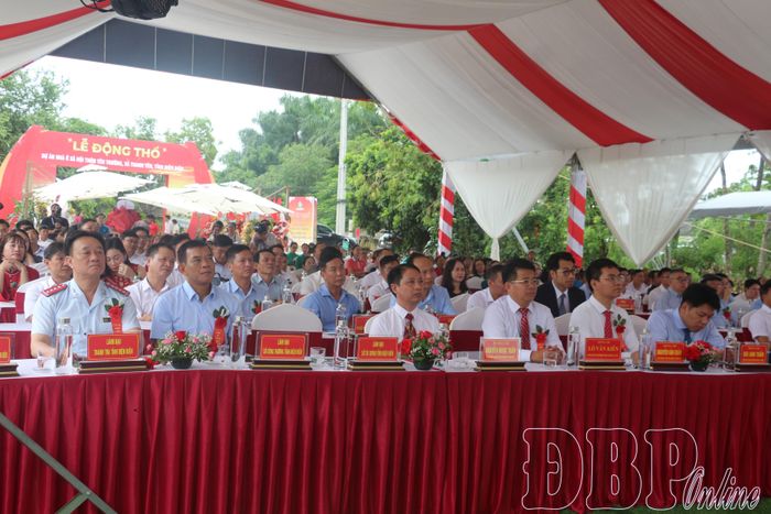 Đại biểu tham dự Lễ động thổ Dự án Nhà ở xã hội thôn Yên Trường.