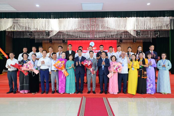 Ban Chấp hành Hiệp hội Du lịch tỉnh khoá II, nhiệm kỳ 2026 - 2031 ra mắt Đại hội.