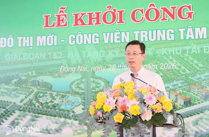 Lãnh đạo Tổng công ty Đầu tư Phát triển Nhà và Đô thị phát biểu tại buổi lễ. Ảnh: Quang Minh