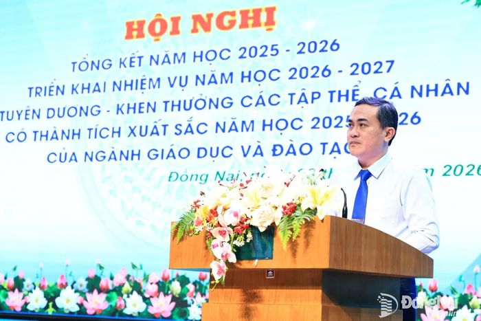 Ủy viên Ban Thường vụ Thành ủy, Phó Chủ tịch UBND thành phố Lê Trường Sơn phát biểu chỉ đạo tại hội nghị. Ảnh: Công Nghĩa