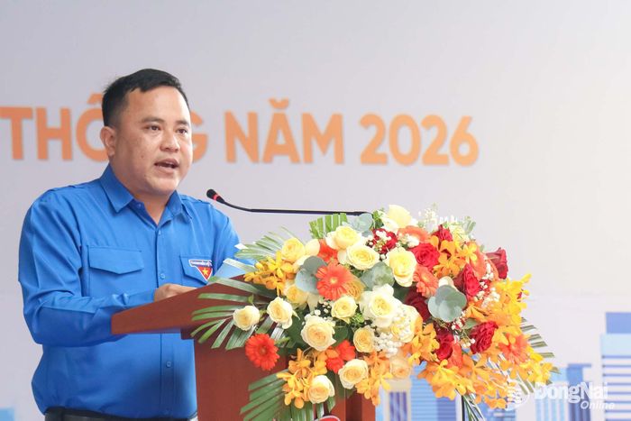Ủy viên Ban Chấp hành Trung ương Đoàn, Phó Bí thư Thành đoàn Nguyễn Hiếu Trung phát biểu tại ngày hội. Ảnh: Ngọc Huyền