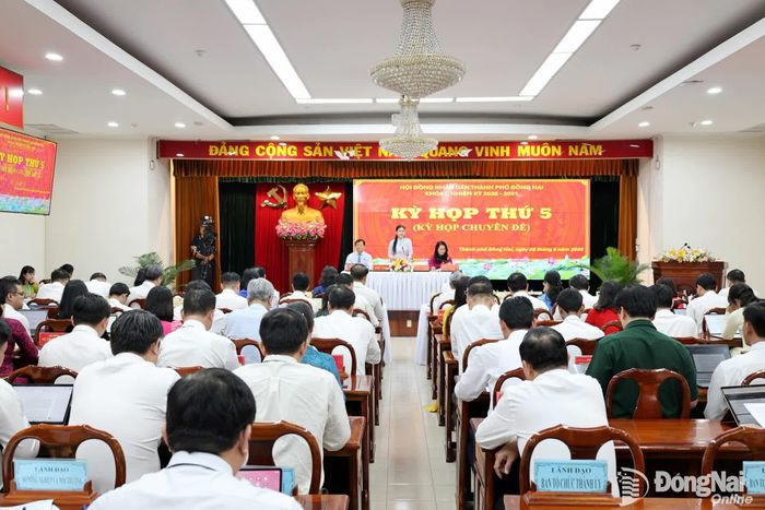 Quang cảnh kỳ họp. Ảnh: Hồ Thảo
