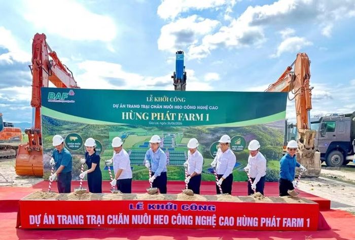  Khởi công trang trại chăn nuôi heo công nghệ cao quy mô 155.000 con/năm tại xã Pờ Tó. Ảnh: Hà Duy 