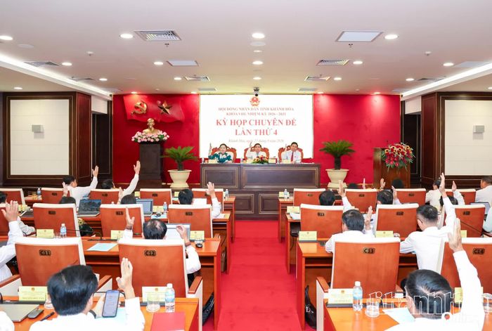 Quang cảnh Kỳ họp chuyên đề lần thứ 4, HĐND tỉnh khóa VIII.