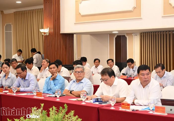 Các đại biểu tham dự hội thảo.