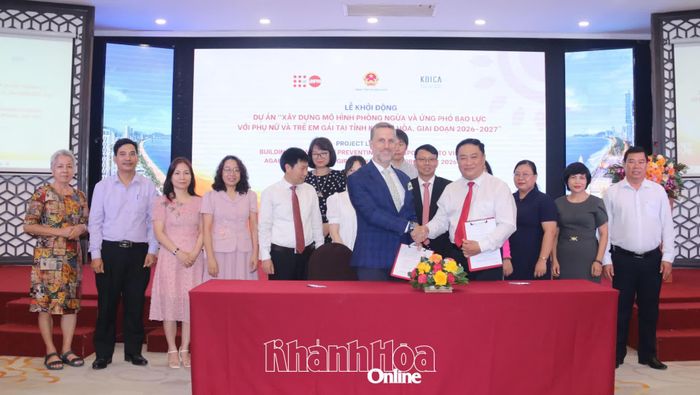Hoạt động ký kết hợp tác trong thực hiện dự án “Xây dựng mô hình phòng ngừa và ứng phó bạo lực với phụ nữ và trẻ em gái tại tỉnh Khánh Hòa, giai đoạn 2026 - 2027”.