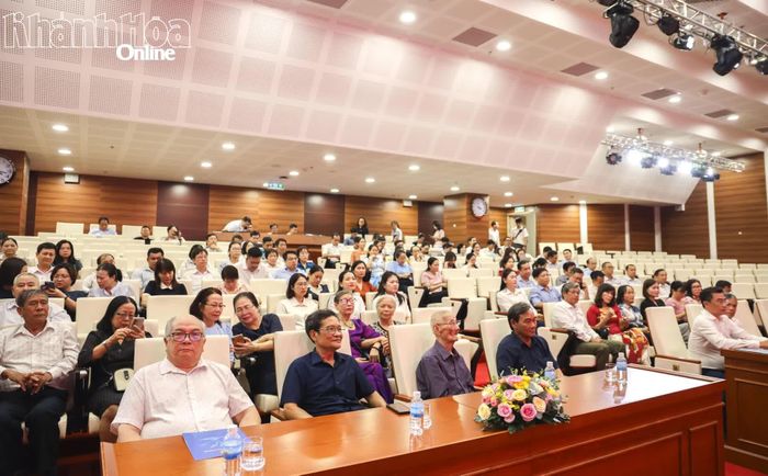 Quang cảnh buổi gặp mặt truyền thống.