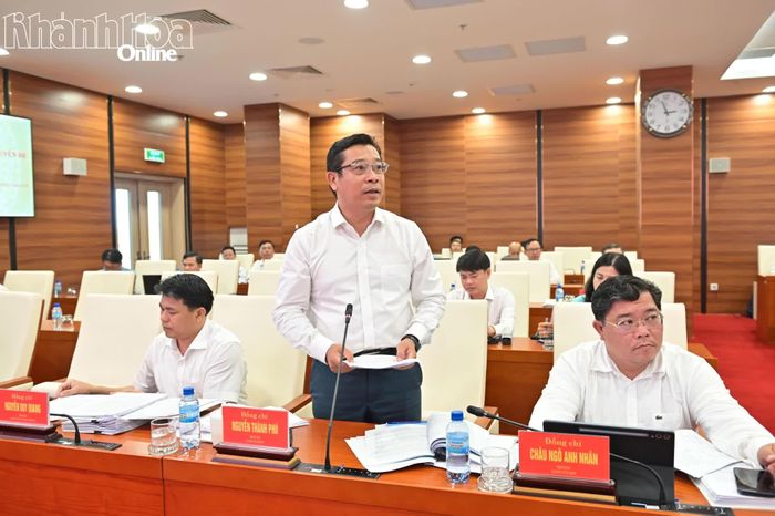 Lãnh đạo Sở Xây dựng phát biểu ý kiến tại hội nghị.