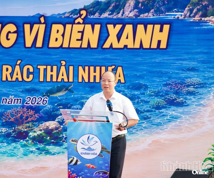 Lãnh đạo Hiệp hội Du lịch Khánh Hòa phát biểu hưởng ứng, kêu gọi cộng đồng doanh nghiệp du lịch chung tay bảo vệ môi trường, giảm thiểu rác thải nhựa.