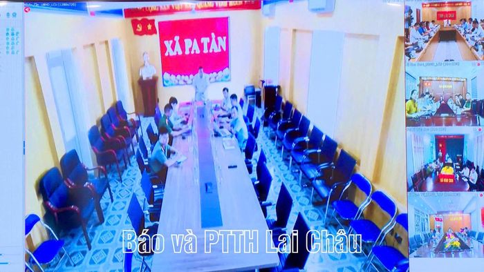 Quang cảnh tại các điểm cầu xã, phường.