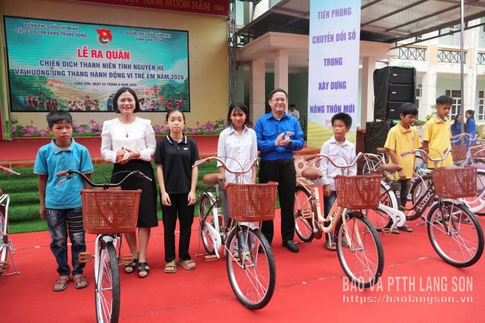 Thiếu nhi khu vực Tràng Định được nhận xe đạp từ các cơ quan, đơn vị (tháng 6 năm 2026)