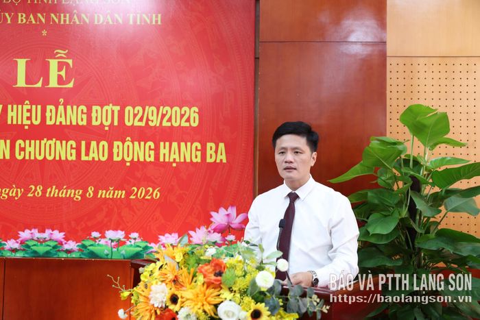 Lãnh đạo Đảng ủy UBND tỉnh phát biểu tại buổi lễ