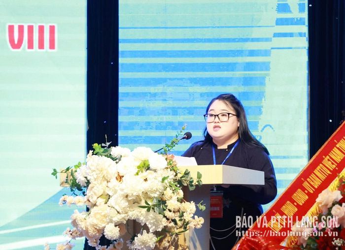 Đại biểu tham luận tại đại hội