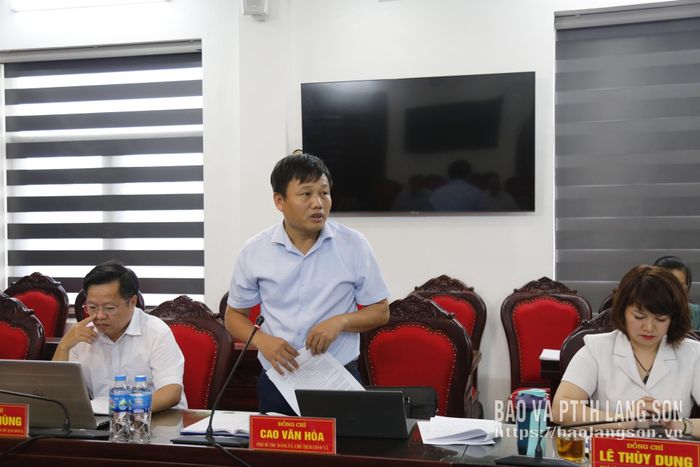 Lãnh đạo UBND xã Hữu Lũng báo cáo khó khăn, vướng mắc trong GPMB dự án