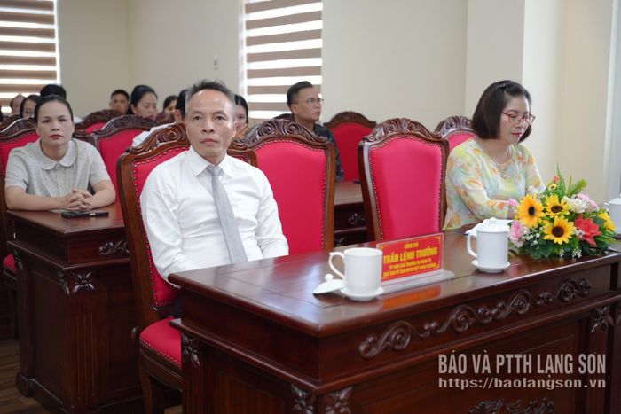Các đại biểu dự hội nghị