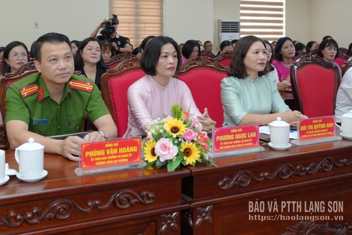Các đại biểu dự hội nghị