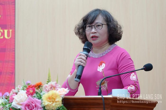 Lãnh đạo UBND phường phát biểu tại hội nghị