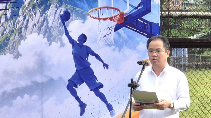 Lãnh đạo Sở Văn hóa - Thể thao và Du lịch tỉnh phát biểu khai mạc giải đấu.