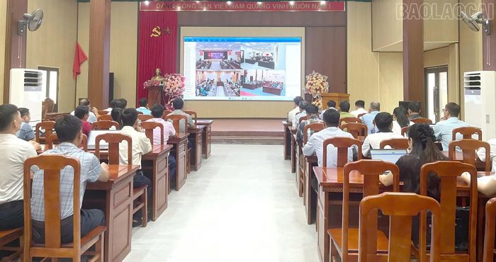 Điểm cầu các địa phương tham dự hội nghị.