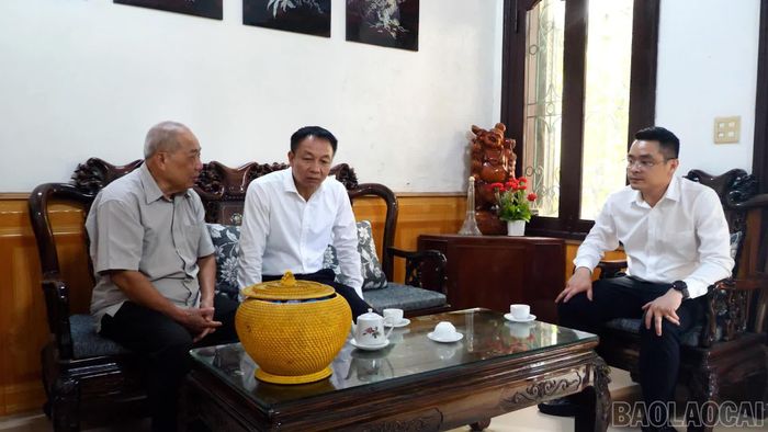 Các đồng chí nguyên lãnh đạo tỉnh đánh giá cao những kết quả mà tỉnh Lào Cai đạt được thời gian qua.
