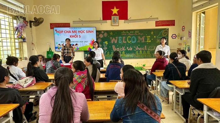 Trường Tiểu học Tả Phìn, xã Tả Phìn, tỉnh Lào Cai tổ chức tựu trường và họp phụ huynh để triển khai các nhiệm vụ trọng tâm trong năm học mới.