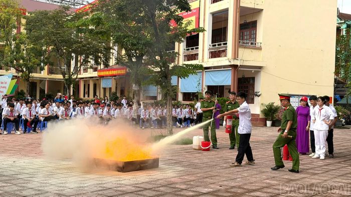 Trường THCS Ngô Văn Sở tổ chức nhiều hoạt động ý nghĩa trong ngày tựu trường.
