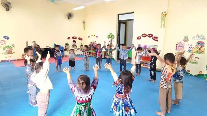 Điểm trường được xây dựng tạo môi trường học tập an toàn, thuận lợi cho các em học sinh.