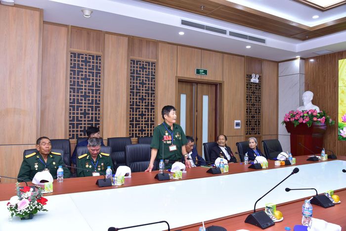 Đại diện Đoàn đại biểu người có công với cách mạng tỉnh Lâm Đồng phát biểu tại buổi gặp mặt Bộ Nội vụ (Ảnh: Sở Nội vụ cung cấp)